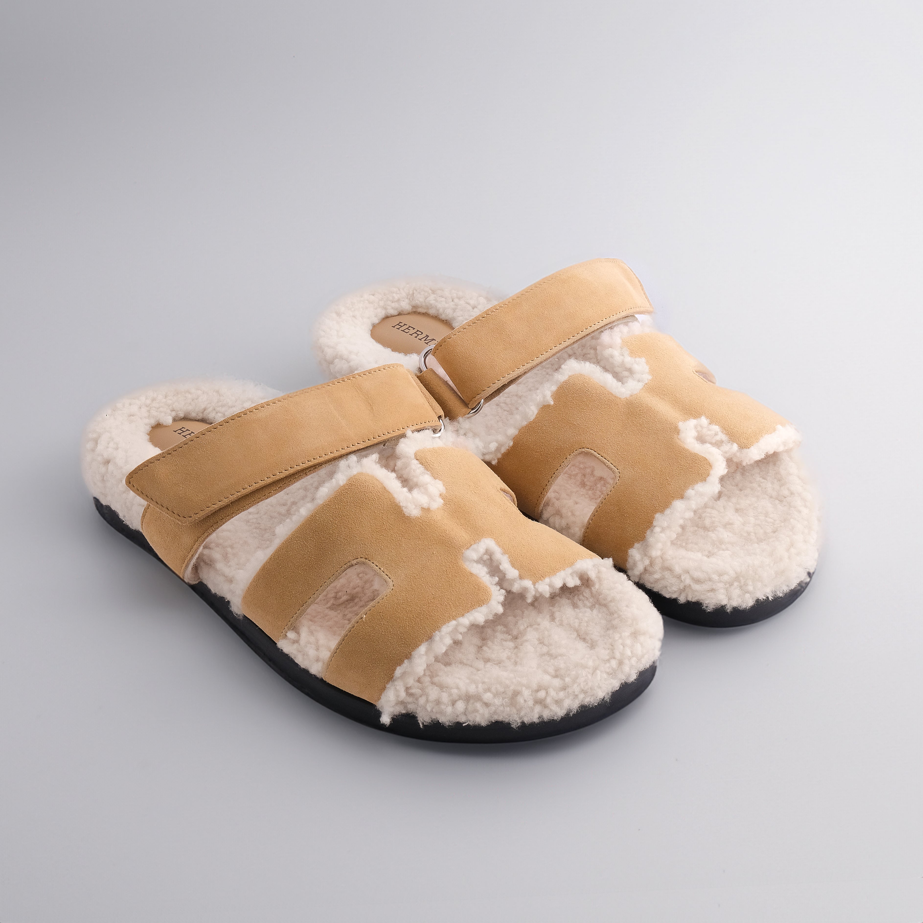 Hermès Chypre Sandals Suede, Shearling Beige Albatre/Ecru