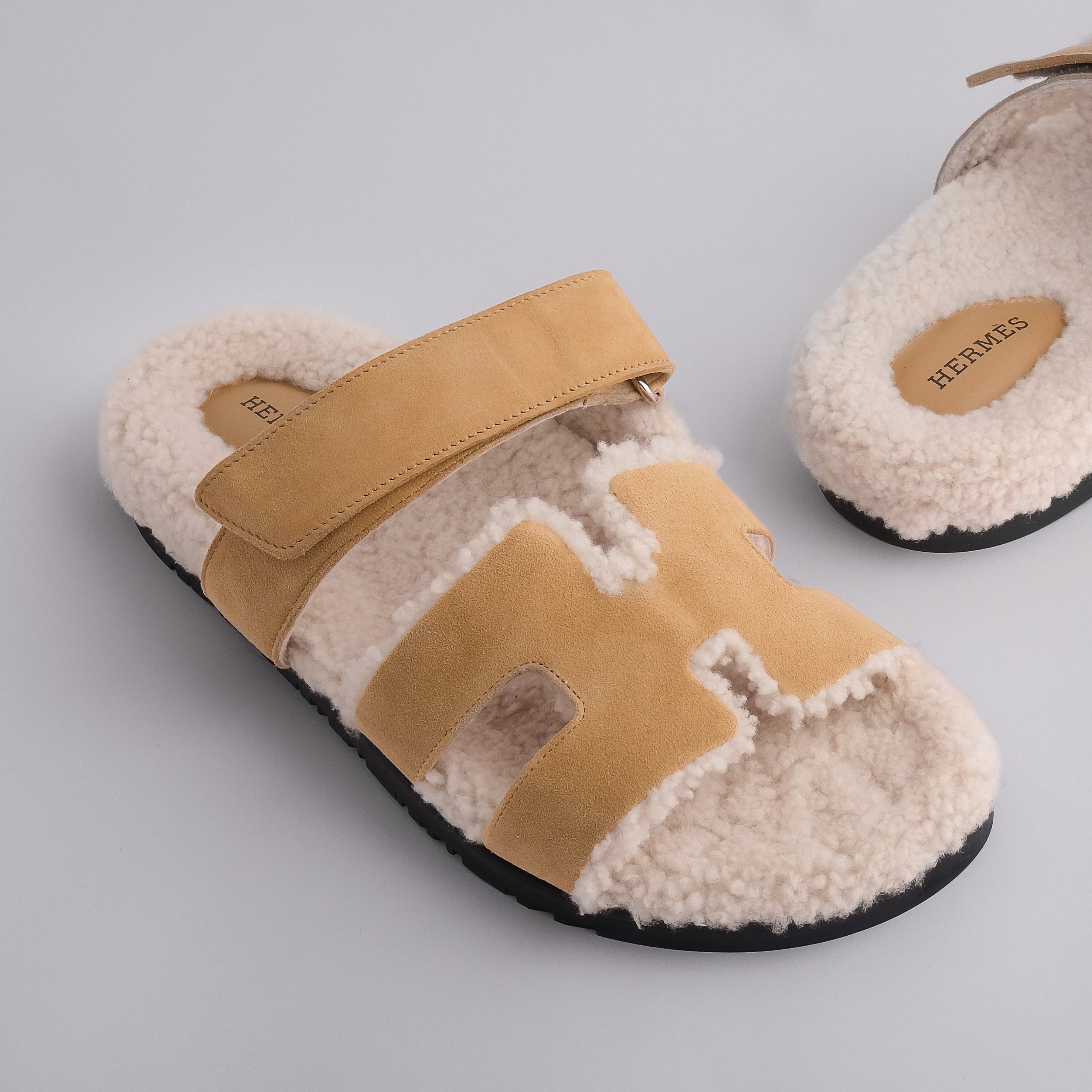 Hermès Chypre Sandals Suede, Shearling Beige Albatre/Ecru