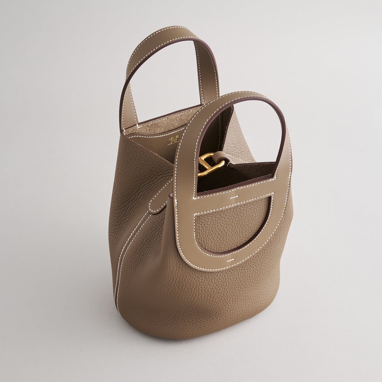 Hermès In-The-Loop Bag 18 Clemence, Swift Etoupe Gold Hardware