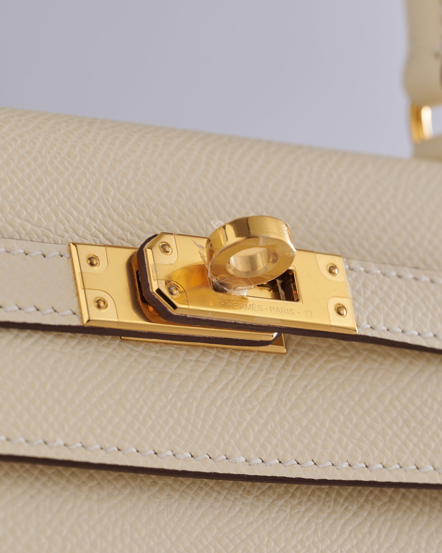 Hermès Kelly 25 Epsom Nata Gold Hardware Sellier