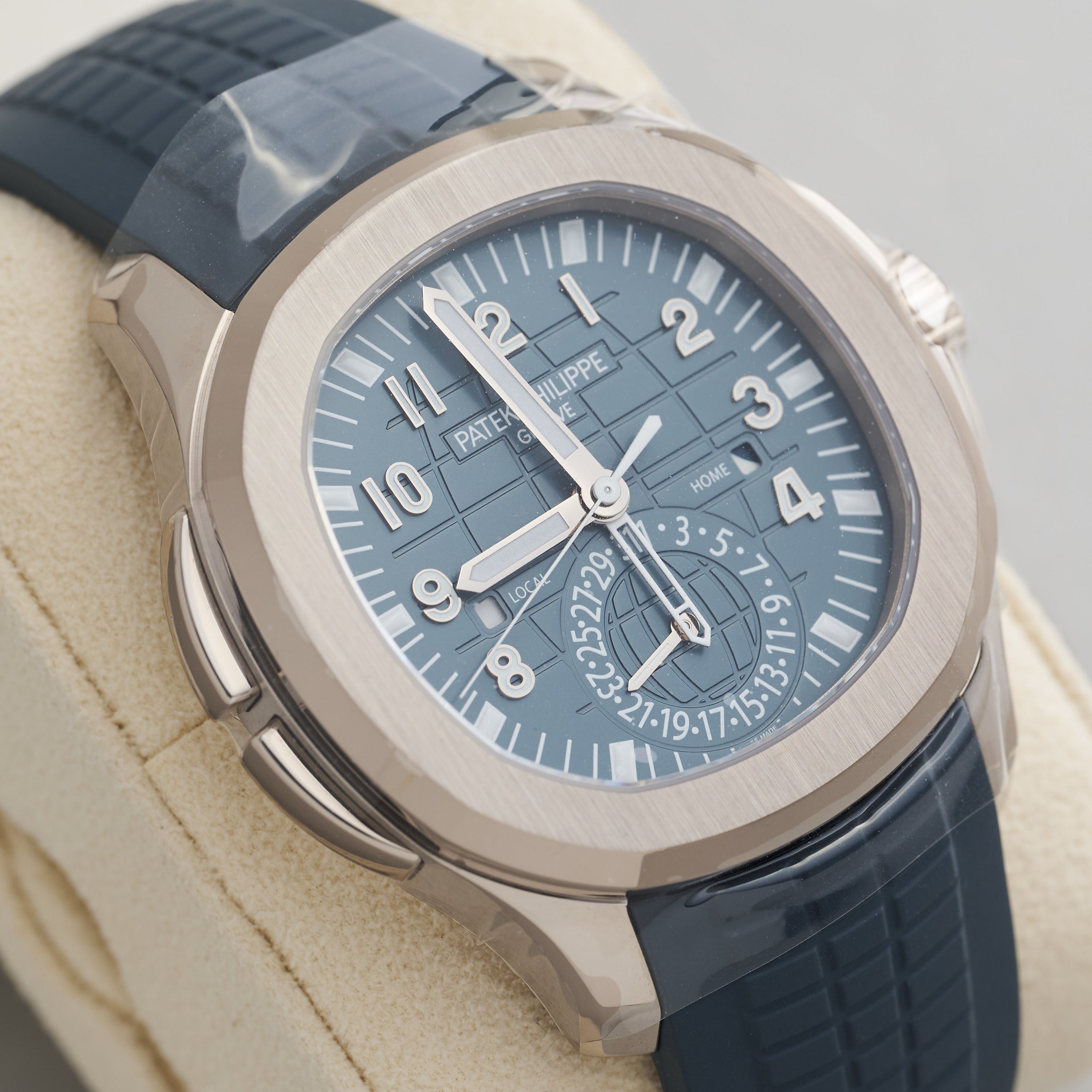 Patek Philippe Aquanaut 5164G-001 Opaline Blue Gray