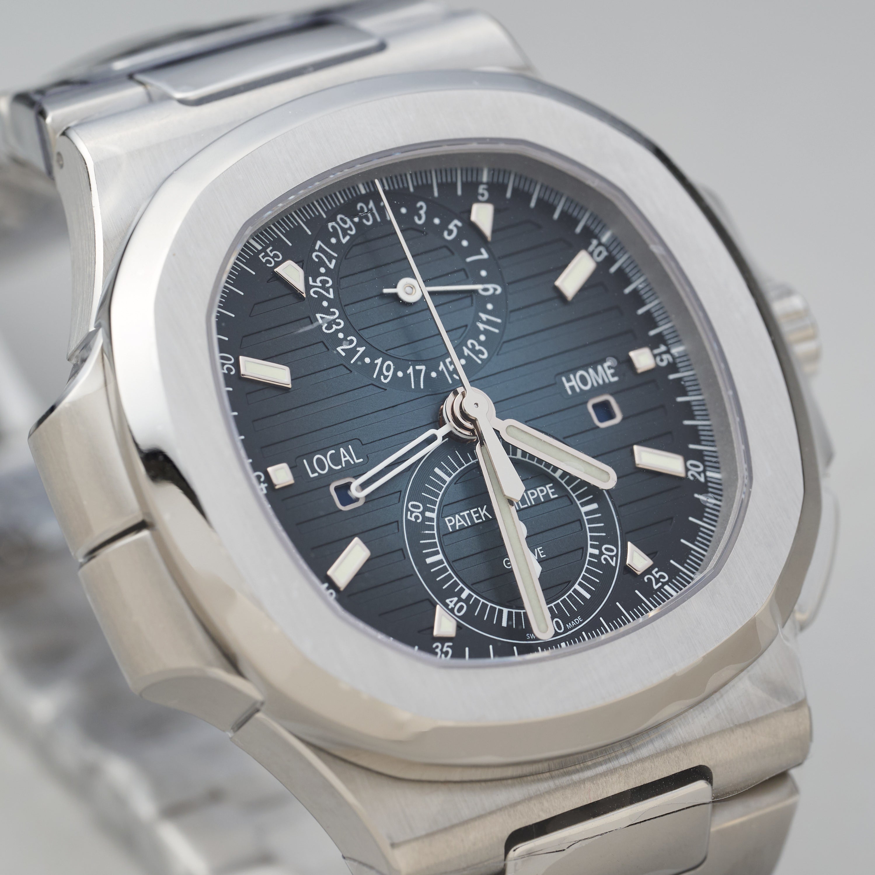 Patek philippe Nautilus 5990/1A-011 Sunburst Blue PHW